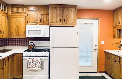 Glen Ellyn House | Earthy Hobbit Home w/Privacy & Serenity - Near Wheaton College & Downtown