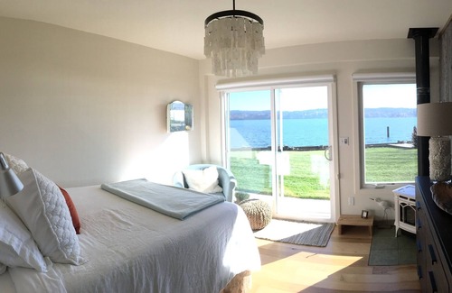 Vashon Island Cottage | Easily Accesible Beachfront Cottage with 100 feet of gorgeous, accessible beach