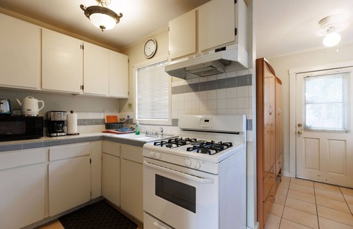 Altadena Cottage | East Altadena Cozy private guesthouse