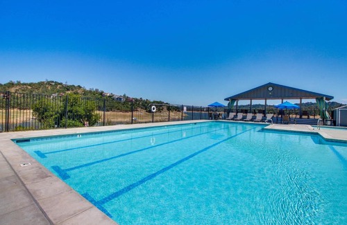 Oak Shores House | East Beach Lakefront - 5 Bed 4 Bath Vacation home in Lake Nacimiento