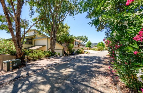 Oak Shores House | East Beach Lakefront - 5 Bed 4 Bath Vacation home in Lake Nacimiento