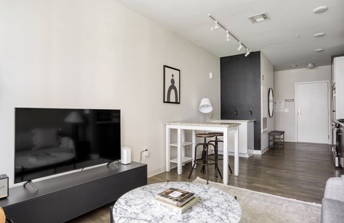 East Cambridge Apartment | East Cambridge 2BR w/Gym & W/D, near Lechmere T