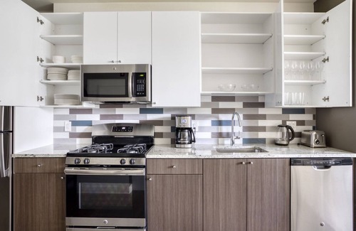East Cambridge Apartment | East Cambridge 2BR w/Gym & W/D, near Lechmere T