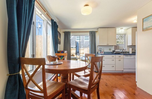 Provincetown House | East End Midcentury 2-bedroom townhome Large back deck + short walk to Bay Beach