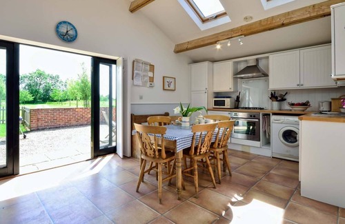 Saxmundham Cottage | East Green Farm Cottages - Gardeners Cottage - sleeps 4 guests in 2 bedrooms