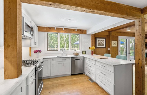 East Hampton House | East Hampton Home - Renovated, 3 Bedrooms/2.5Bths, Pool