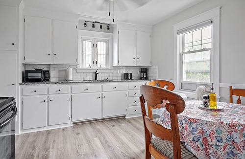 Newport East Apartment | East-Island First Floor Apartment