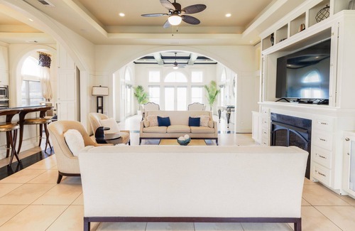 Beachtown Villa | East Island Villa - Beachfront Luxury Home in Beachtown!