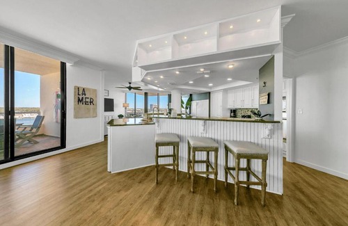 Holiday Isle House | East Pass Towers 603-FAB 3BR 2100 sf with Destin Harbor Views