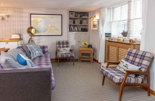 St Monans Apartment | East Pier View- stunning shorefront home