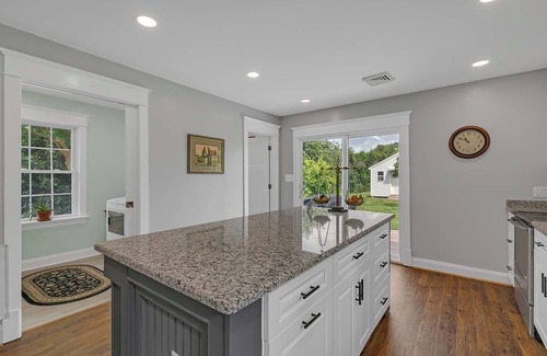 Foster House | East River Water Views and marina access in walking distance