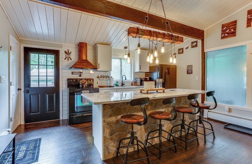 East Stroudsburg Cottage | East Stroudsburg Home Near Skiing & Del Water Gap!