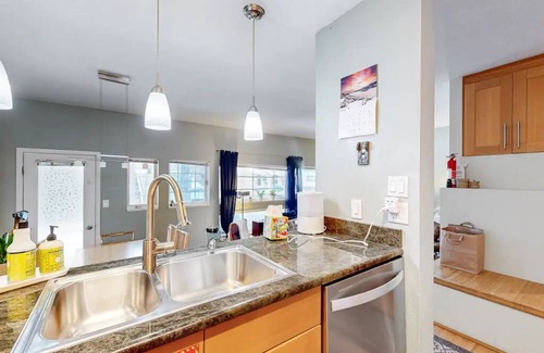 Vail Condo | East Vail 2 BD 2 BA Condo, hot tub, on Free Bus line