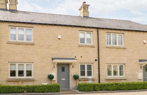 Stow-on-the-Wold House | East View