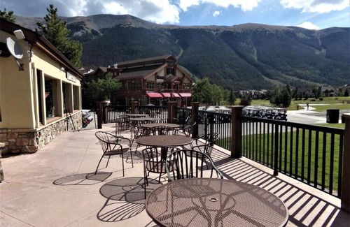 East Village at Copper Condo | East Village Walk To Super Bee Lift Restaurants and Shops Hot Tub Access