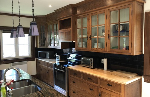 Eastman Villa | Eastern Townships waterfront with in-ground salt spa, sauna, kayaks, paddle boards and wifi