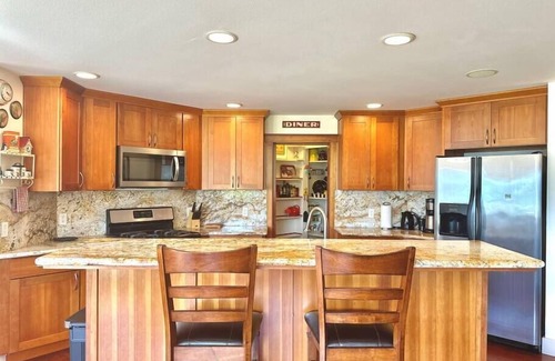 Eastsound House | Eastsound Overlook - NEW LISTING/SALISH VIEWS/WALK TO TOWN!