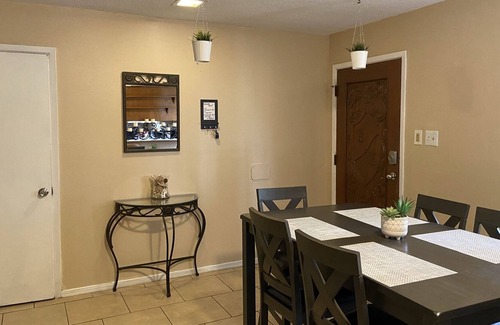Biggs Field House | Eastwood area home 1 block away from Album Park