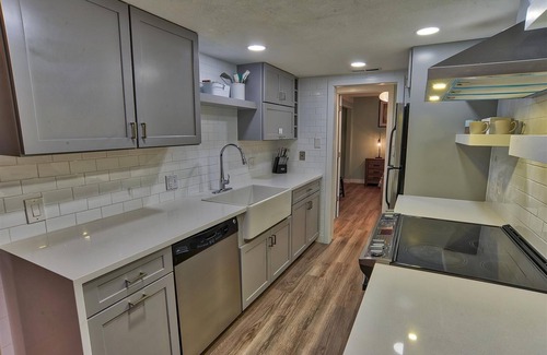 Warrior's Mark Condo | Easy access to slopes & downtown Breck. Pool + hot tub. Family friendly.