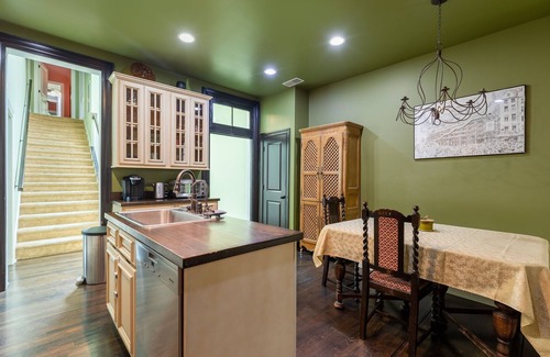 Germantown House | Easy access to Taylor Swift, Broadway, CMAs & more