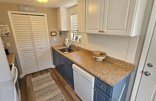 St. George Island Cottage | Easy Beach Access - 2 FREE BIKE RENTALS INCLUDED WITH YOUR STAY!