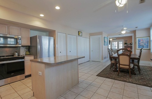 North End Condo | Easy beach access! 3 bedroom, 2.5 Bath, a must see!