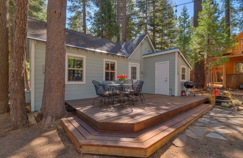 Tahoma Cabin | Easy Living: 1 BR, 1 BA Cabin/Bungalow in Tahoma, Sleeps 2