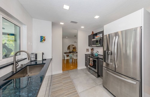 Gulf Gate Estates House | Easy Living Incredible Location Perfect for getting a feel of area