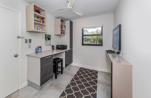 Gulf Gate Estates House | Easy Living Incredible Location Perfect for getting a feel of area