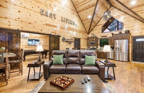 Broken Bow Cabin | Easy Living -Mountain Setting w/Pool Table & Private Hot Tub🎱🌲♨️