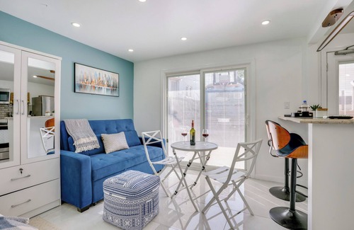 Hillside Apartment | Easy NYC Access: Sleek Hillside Guest House