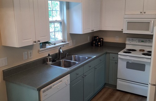 Tranquil Harbour House | Easy Walk to Beach, Concerts, Publix, Splash Pad, Market.nBikes, Carts, & Chairs