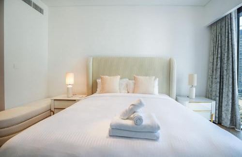 Nad Al Sheba Apartment | EasyGo - Contemporary 2 Bedroom Apartment with Balcony in Meydan