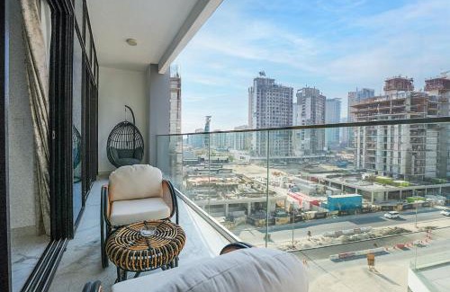 Nad Al Sheba Apartment | EasyGo - Contemporary 2 Bedroom Apartment with Balcony in Meydan