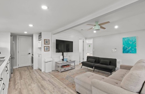 Plymouth Cottage | Easygoing Lakeside Stay | Plymouth, MA
