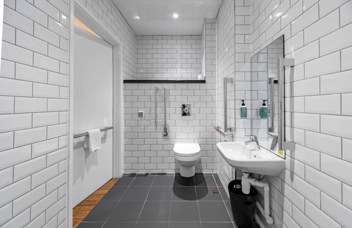 Newcastle-upon-Tyne Hotel | easyHotel Newcastle