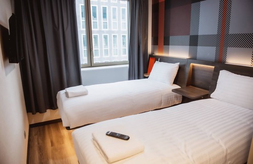Aubervilliers Hotel | easyHotel Paris Nord Aubervilliers