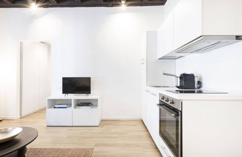 Porta Lodovica Apartment | Easylife - Soak up the Crisp, Minimal Vibe at a Light-Filled City Oasis