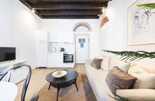 Porta Lodovica Apartment | Easylife - Soak up the Crisp, Minimal Vibe at a Light-Filled City Oasis