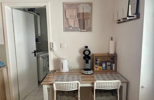 Bad Oeynhausen Apartment | EasyStay#2 Cozy studio near the clinic, with Netflix, kitchen & bathroom