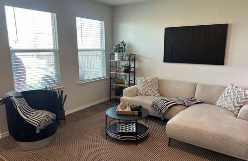 San Antonio Apartment | Eat-Play-Rest at Red Bird Ranch - The Loon