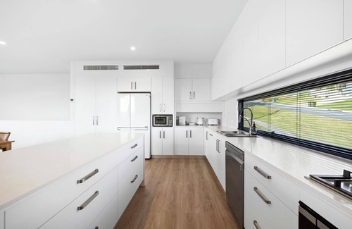 Woolgoolga House | Echoes Luxury Residence Beach Views Walk to Cafes
