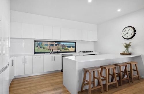 Woolgoolga House | Echoes Luxury Residence Beach Views Walk to Cafes