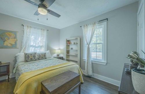 Athens House | Eclectic Inn Downtown - 2 miles to Sanford Stadium