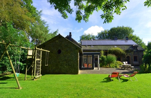 Waimes House | Eco Farmhouse by High Fens