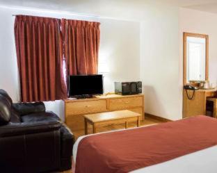 West Old Town Cabin | Econo Lodge Albuquerque Old Town
