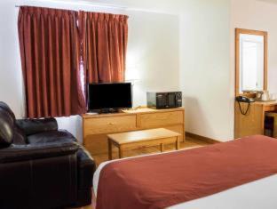 West Old Town Cabin | Econo Lodge Albuquerque Old Town