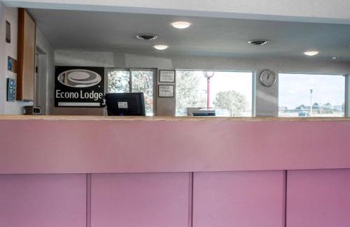 Blasdell Cabin | Econo Lodge Buffalo South