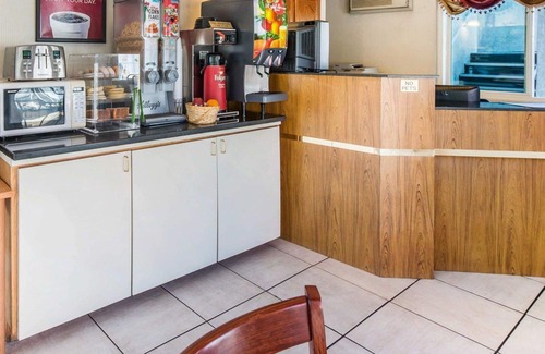 Central Colorado Springs Hotel | Econo Lodge Colorado Springs Downtown