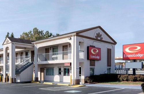 Fredericksburg Cabin | Econo Lodge Fredericksburg near I-95